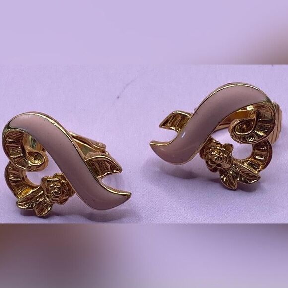 Avon Pink Ribbon Rose Clip-On Earrings Gold Tone Enamel Floral Breast Cancer - Picture 1 of 4